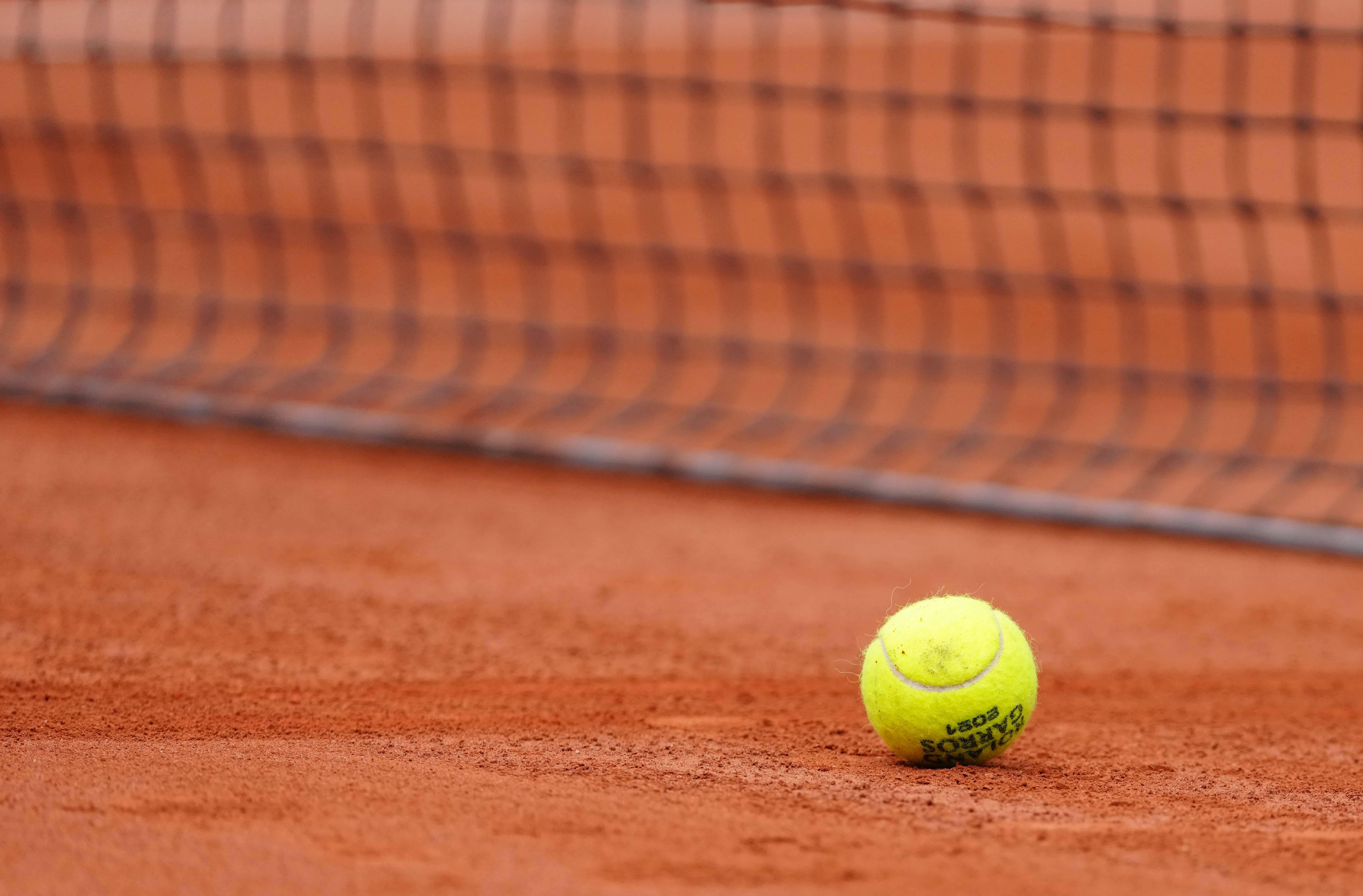 都在引领他 都在引领他